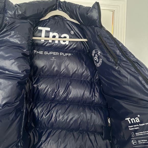 Aritzia Super Puff Jacket. Color Navy. Size medium - Picture 4 of 5